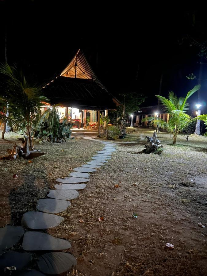 The Papalagi Resort Gili Gede Buitenkant foto