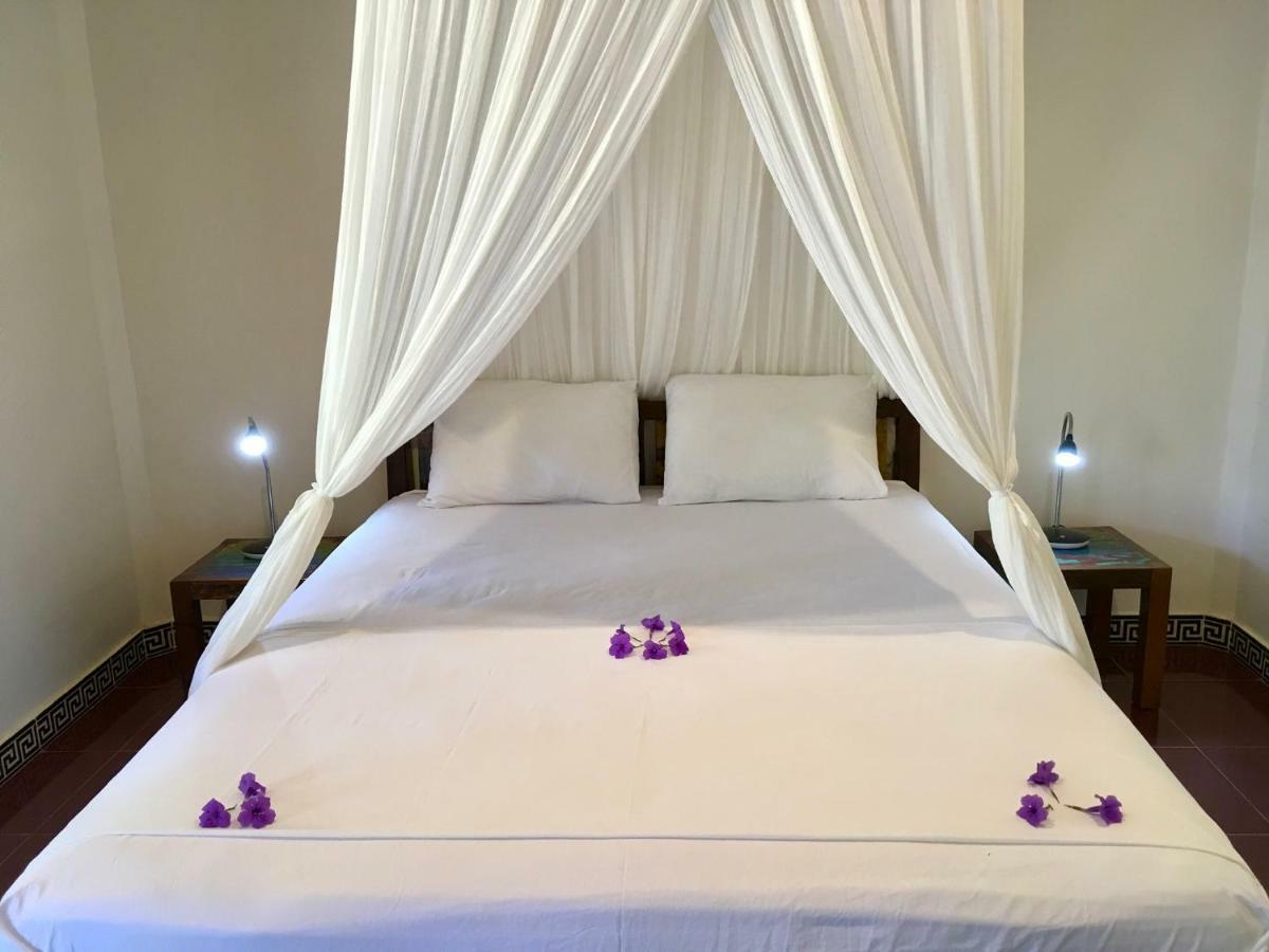 The Papalagi Resort Gili Gede Buitenkant foto